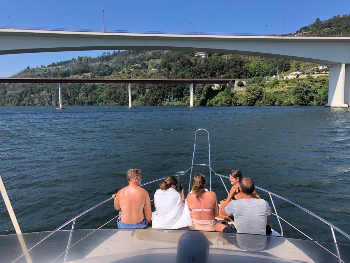 Aquadouro Yacht Radames - Sleep Boat Experience Hotell Castelo de Paiva Eksteriør bilde