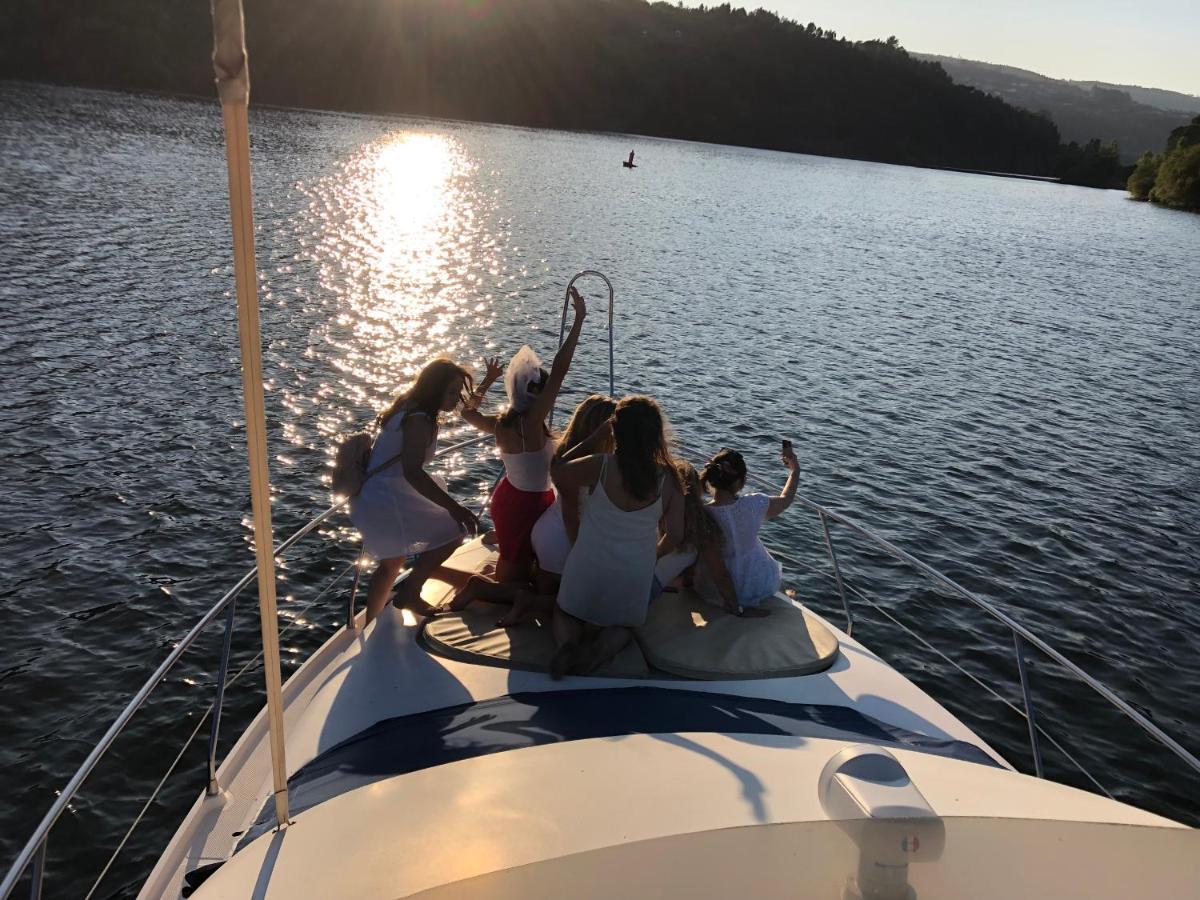 Aquadouro Yacht Radames - Sleep Boat Experience Hotell Castelo de Paiva Eksteriør bilde