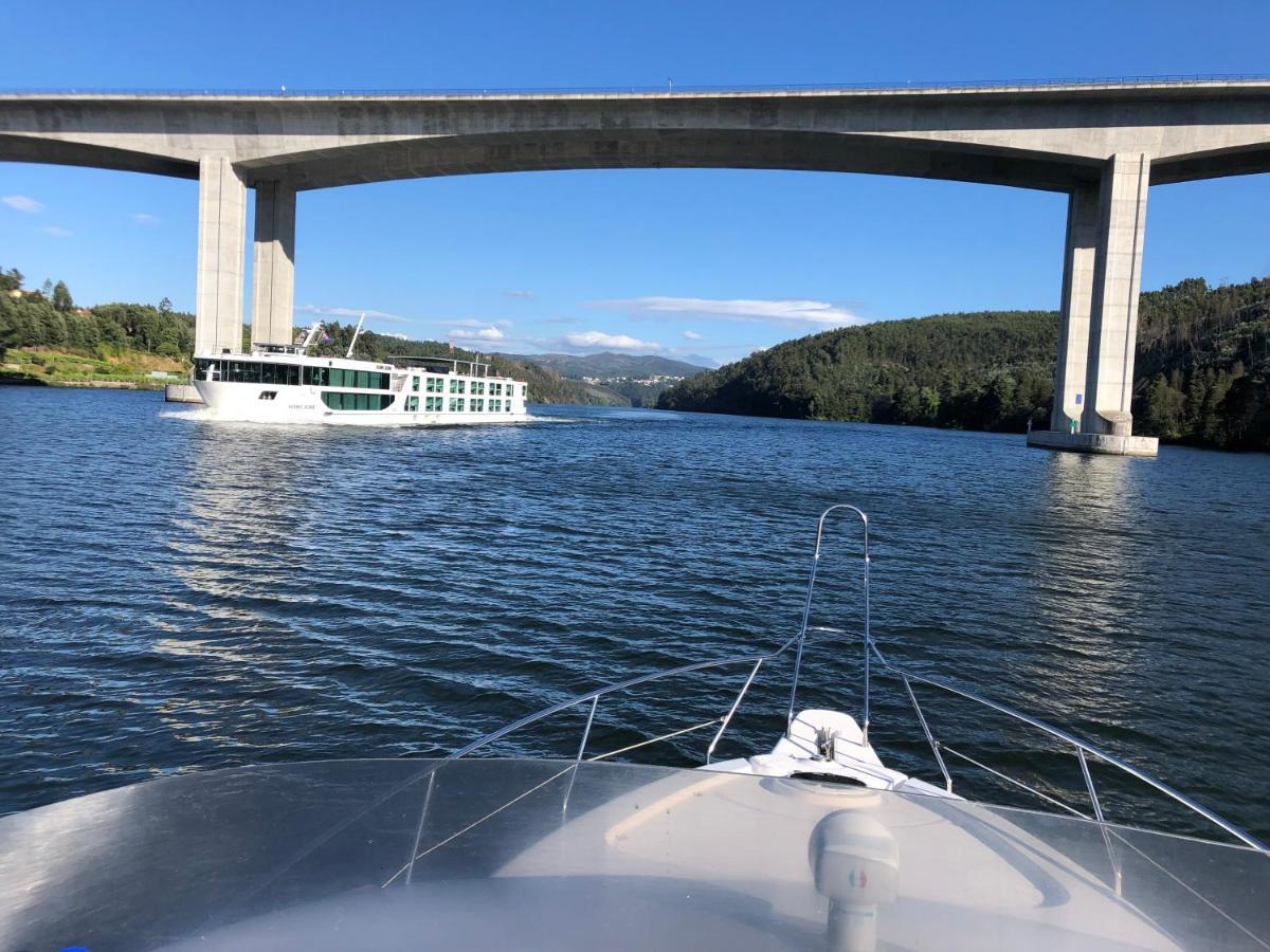 Aquadouro Yacht Radames - Sleep Boat Experience Hotell Castelo de Paiva Eksteriør bilde