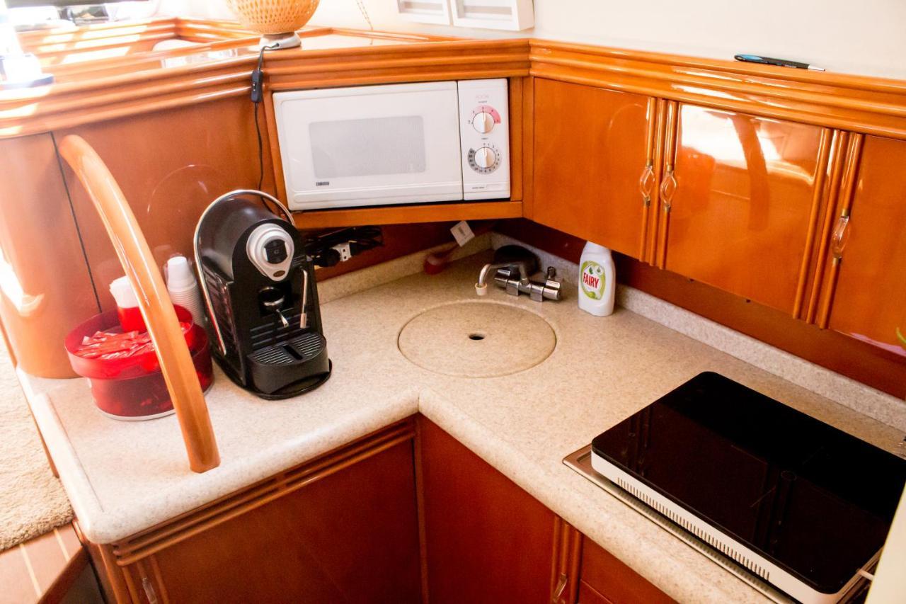 Aquadouro Yacht Radames - Sleep Boat Experience Hotell Castelo de Paiva Eksteriør bilde