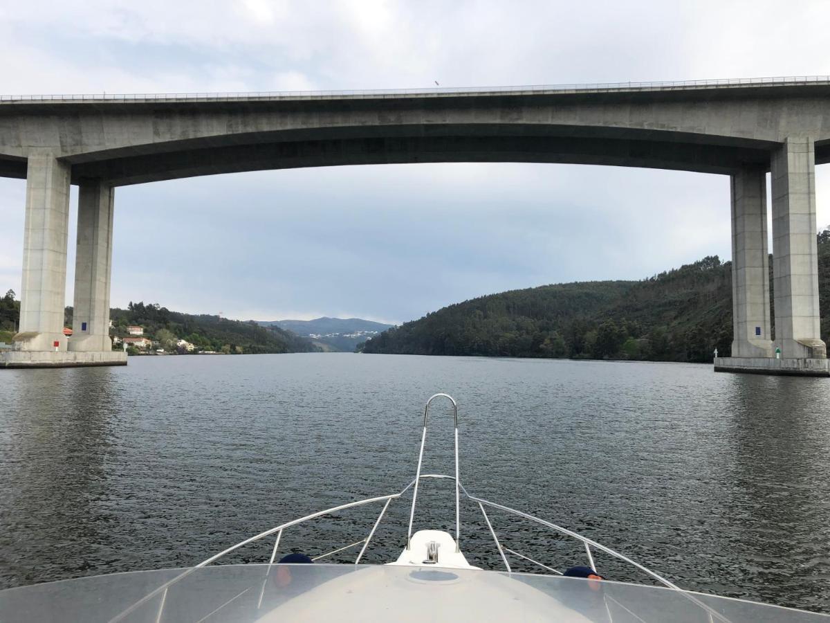 Aquadouro Yacht Radames - Sleep Boat Experience Hotell Castelo de Paiva Eksteriør bilde