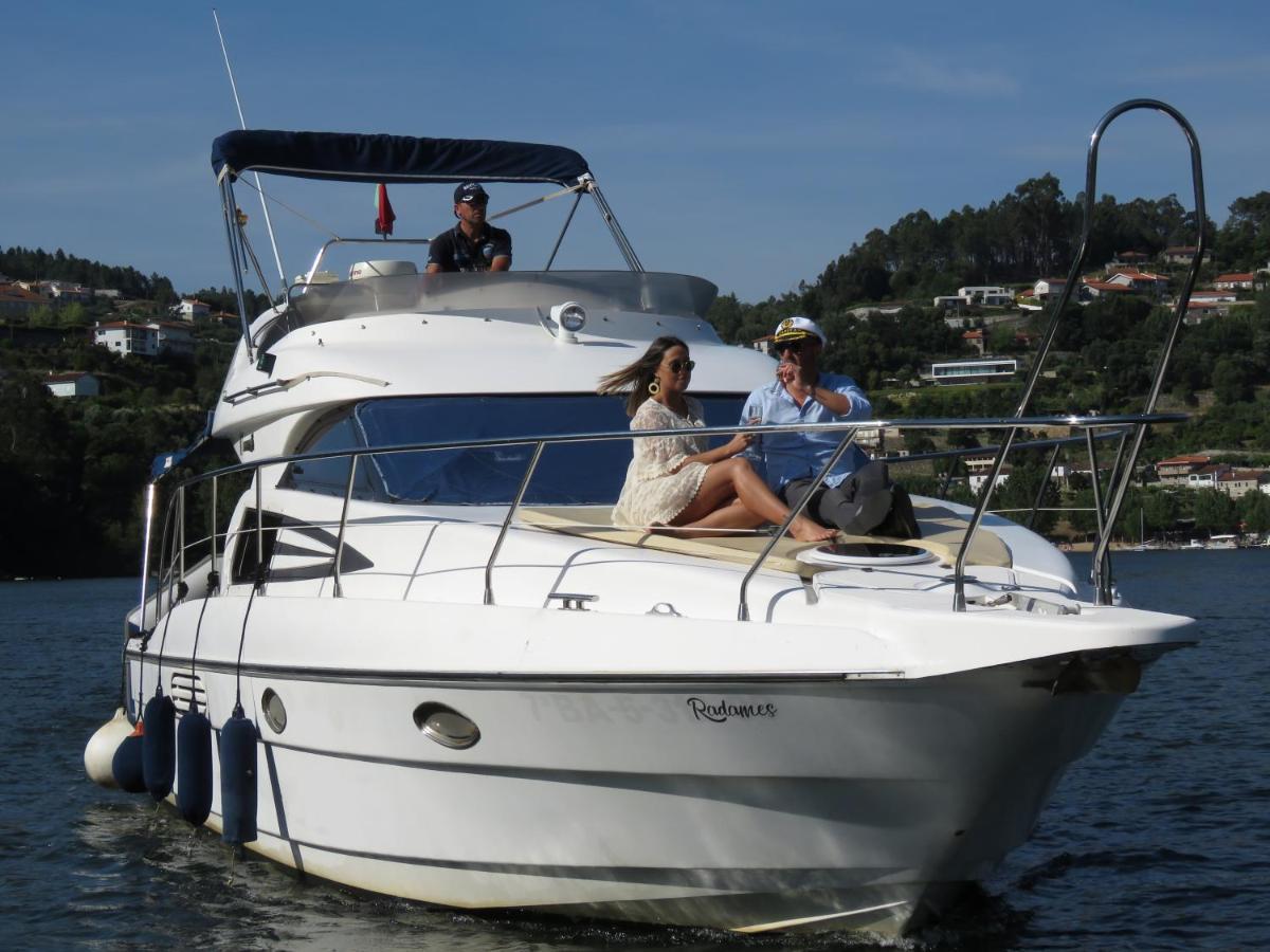 Aquadouro Yacht Radames - Sleep Boat Experience Hotell Castelo de Paiva Eksteriør bilde