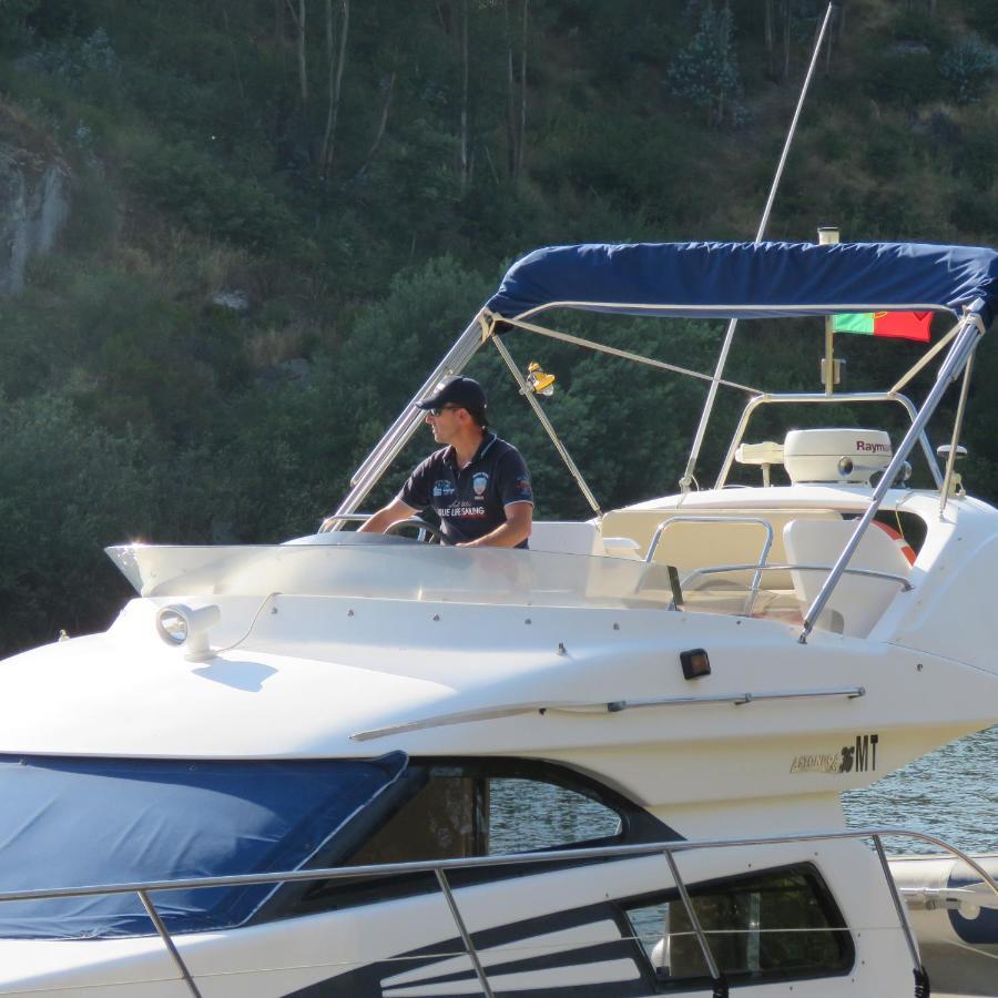 Aquadouro Yacht Radames - Sleep Boat Experience Hotell Castelo de Paiva Eksteriør bilde