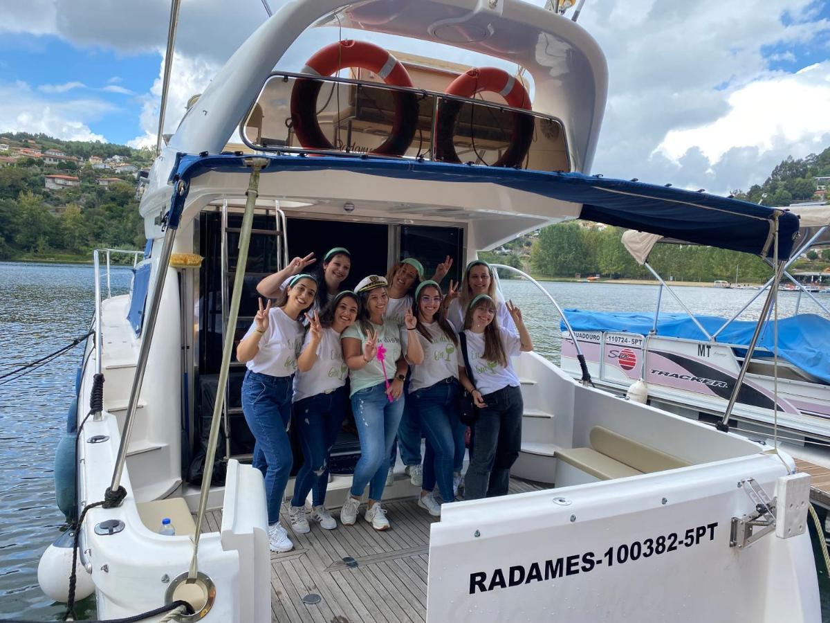 Aquadouro Yacht Radames - Sleep Boat Experience Hotell Castelo de Paiva Eksteriør bilde
