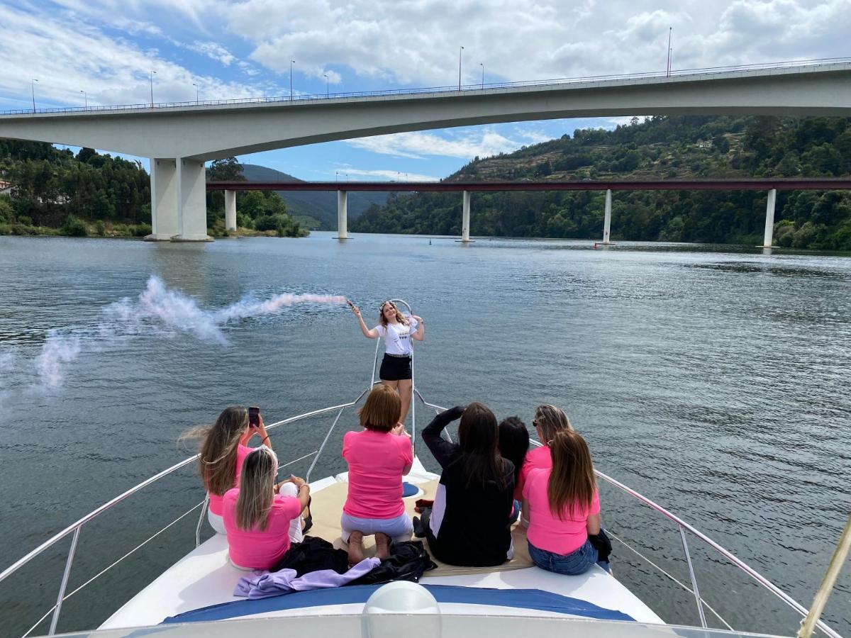Aquadouro Yacht Radames - Sleep Boat Experience Hotell Castelo de Paiva Eksteriør bilde